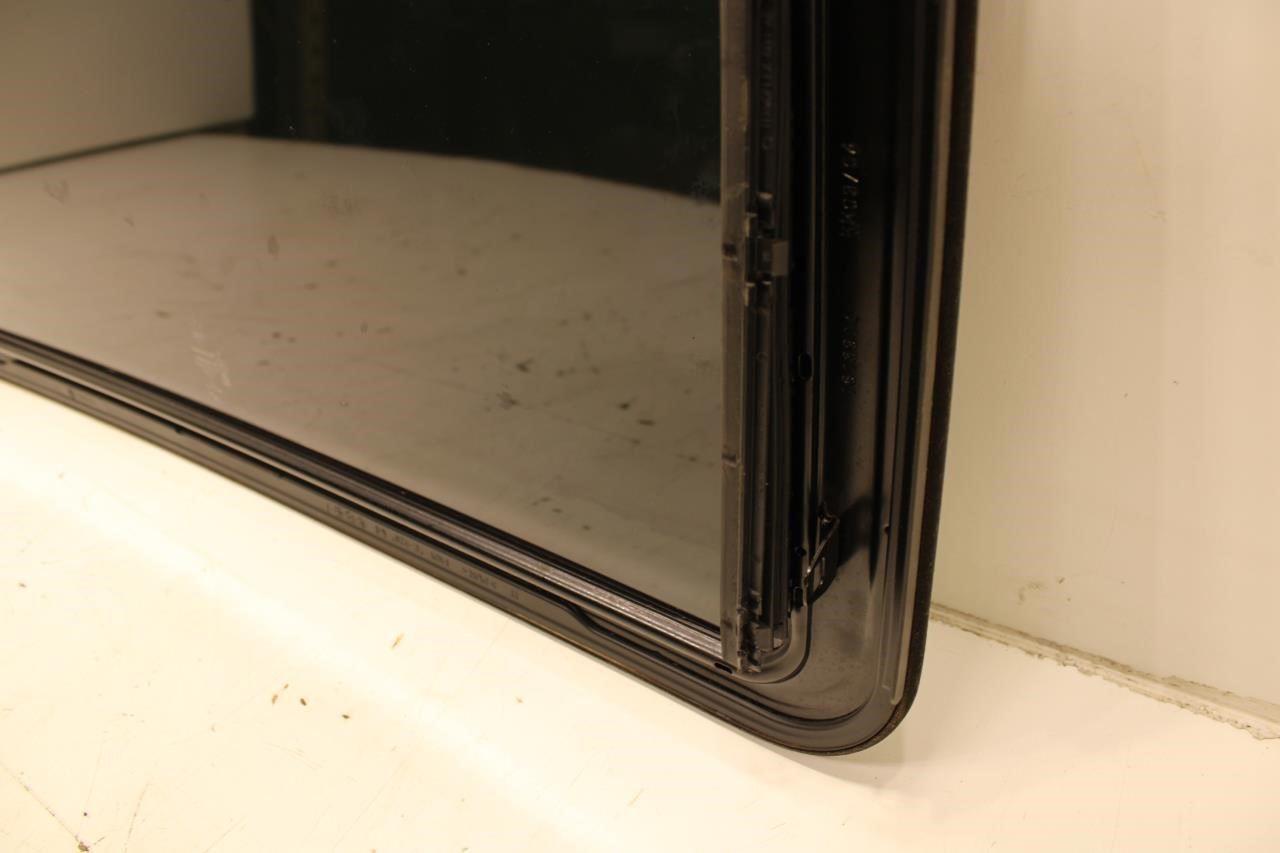2014-2020 Maserati Ghibli Sun Roof Window Glass Panel 673009009 OEM - Alshned Auto Parts
