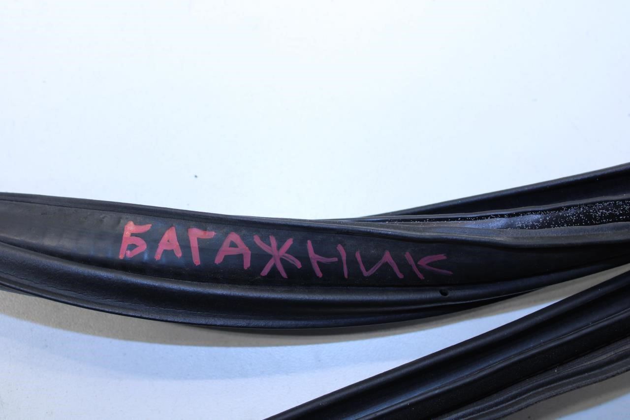 2019-2020 Nissan Pathfinder SV Liftgate Tailgate Weatherstrip Seal 90832-3KA1B - Alshned Auto Parts