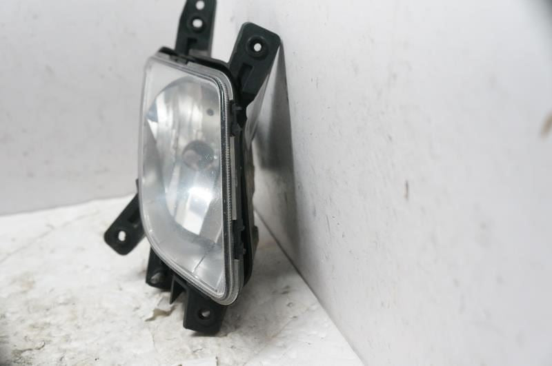 2011-2013 Kia Sportage Front Right Passenger Fog Light Lamp 92202-3W000 OEM - Alshned Auto Parts