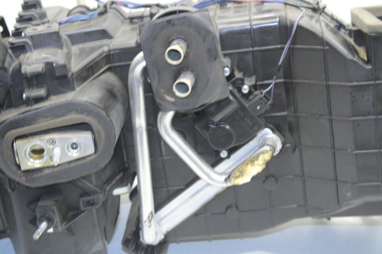 2014-2015 Ram 1500 Crew Cab Laramie HVAC Heater Blower Housing Box 68195966AE - Alshned Auto Parts