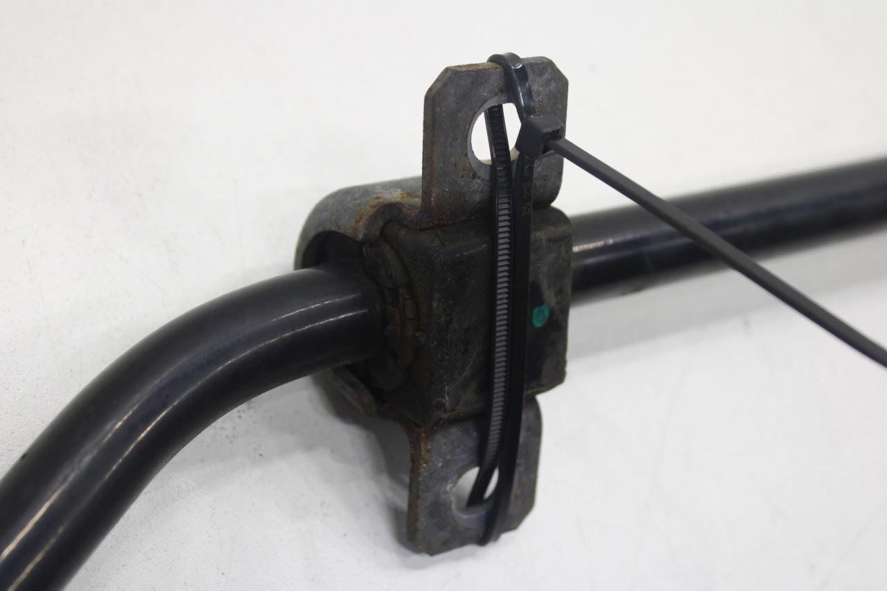 2017-19 Alfa Romeo Giulia Ti AWD 2.0L Rear Stabilizer Sway Anti-Roll Bar w/ Link - Alshned Auto Parts