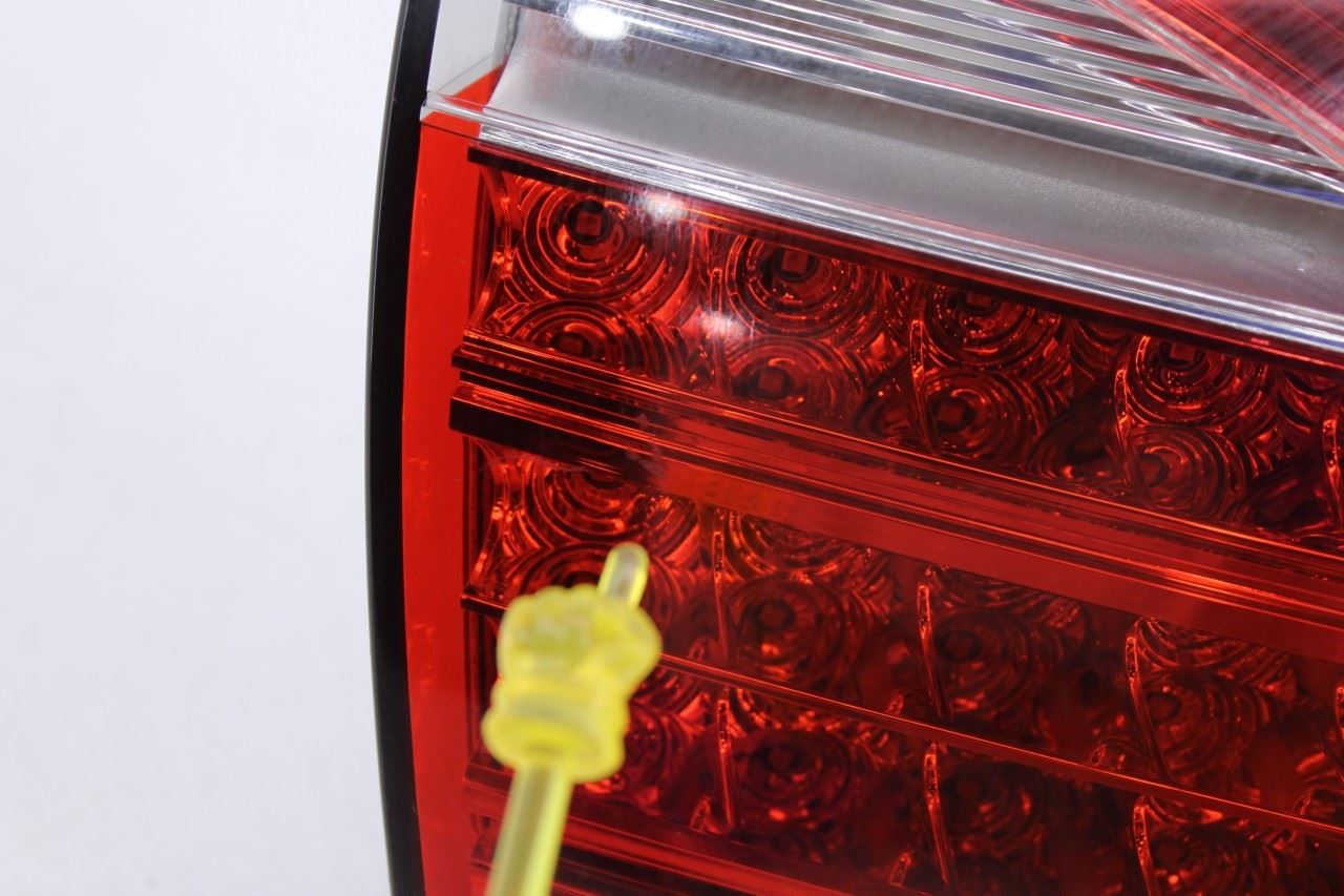 2011-2014 Porsche Cayenne S Rear Left Driver Side Tail Light Lamp 7P5-945-0932