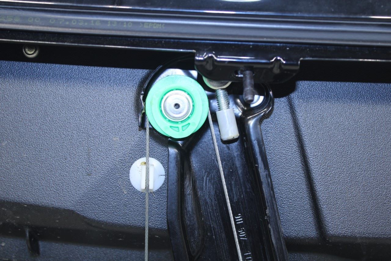 10-16 Porsche Panamera 4 Rear Right Side Door Window Regulator w/ Carrier *ReaD* - Alshned Auto Parts