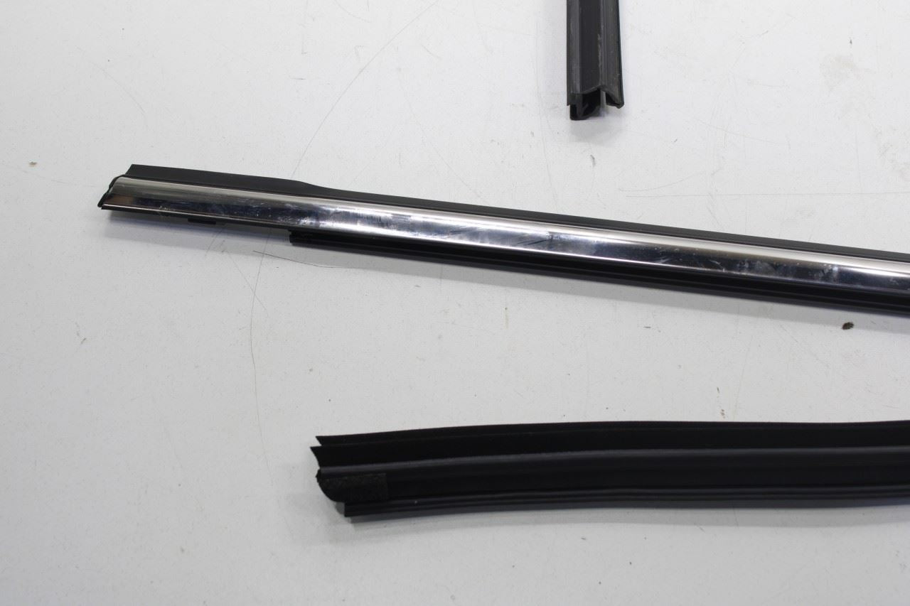 17-22 Nissan Rogue Sport SL AWD RR LH Door Run Channel Belt Outer Inner Molding - Alshned Auto Parts