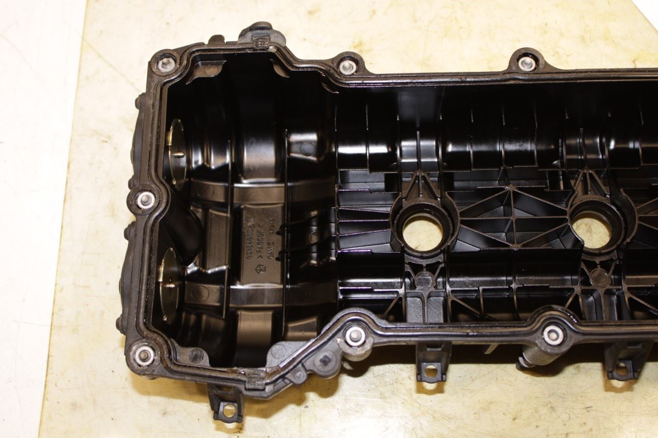 2012-2017 Jeep Wrangler Sahara 3.6L Right Side Engine Cylinder Head Valve Cover - Alshned Auto Parts