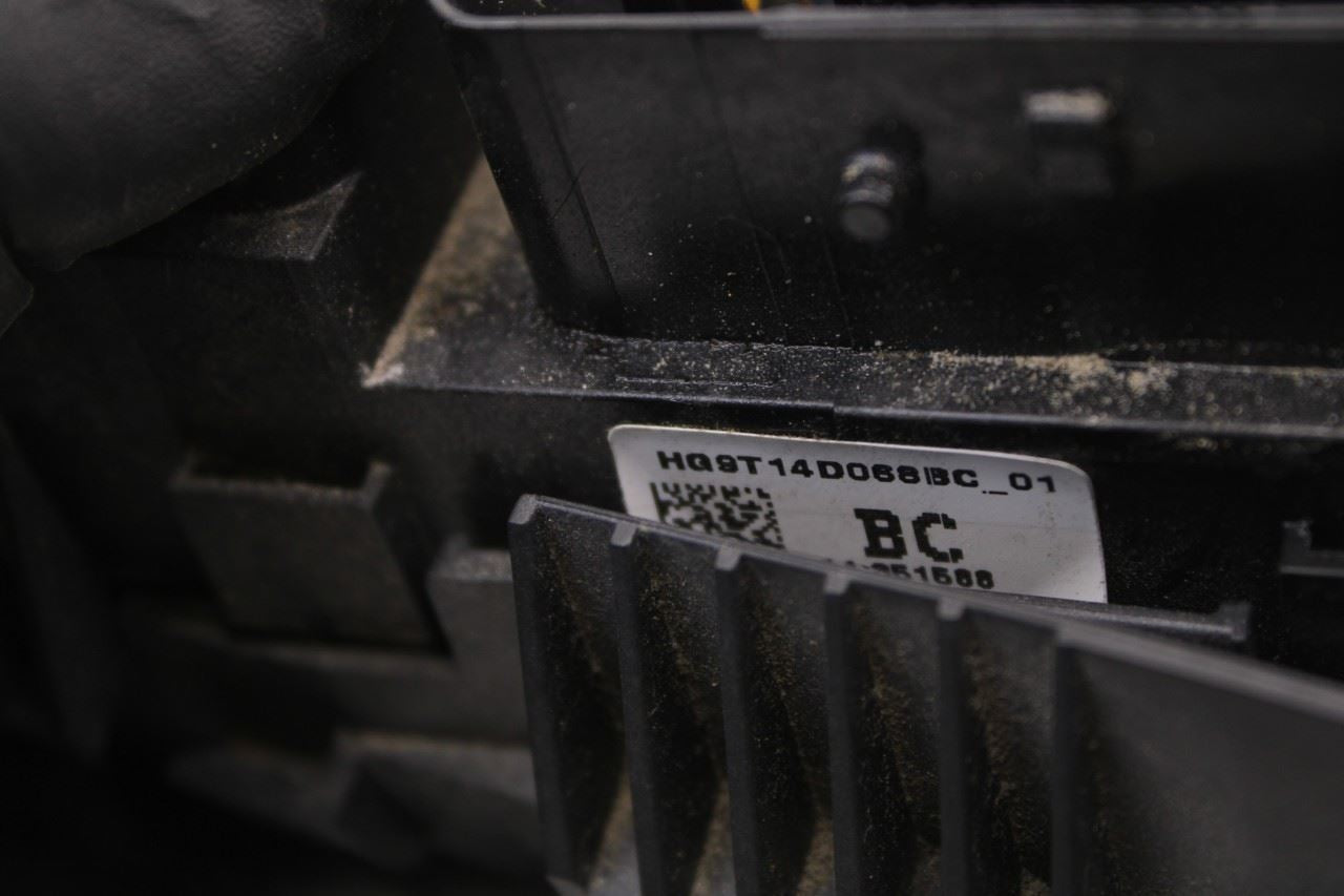 17-20 Lincoln MKZ Reserve 2.0L AWD Engine Fuse Junction Relay Box HG9T-14D068-BC - Alshned Auto Parts