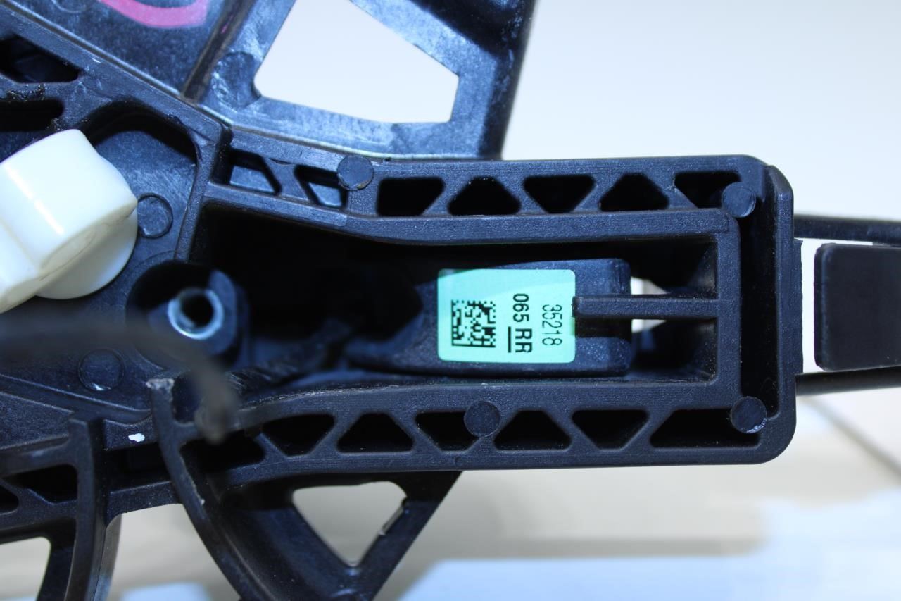 2017-23 GMC Acadia SLT-1 3.6L Rear Right Side Door Exterior Handle 13521804 OEM - Alshned Auto Parts