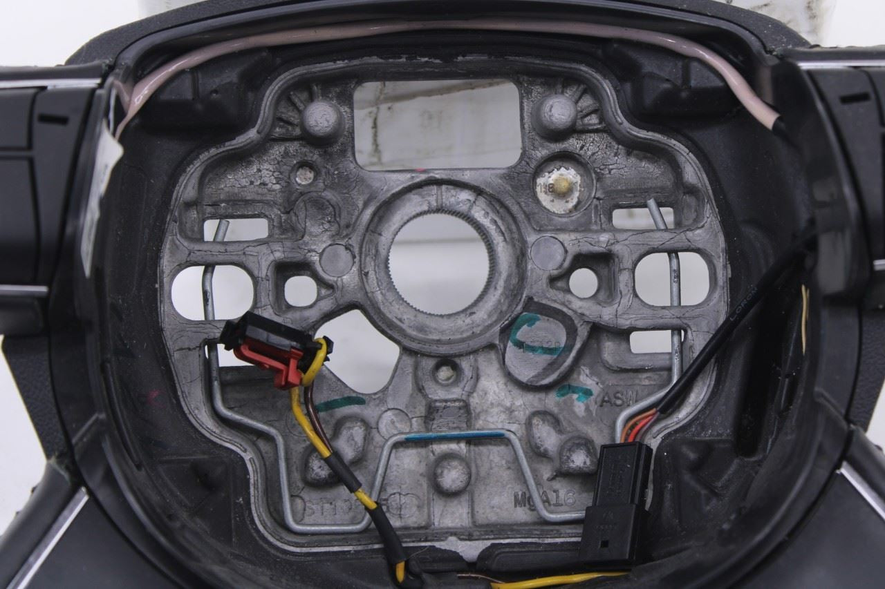 2012-2015 Audi A7 Premium 3.0L AWD Steering Wheel Leather w/ Control Buttons2