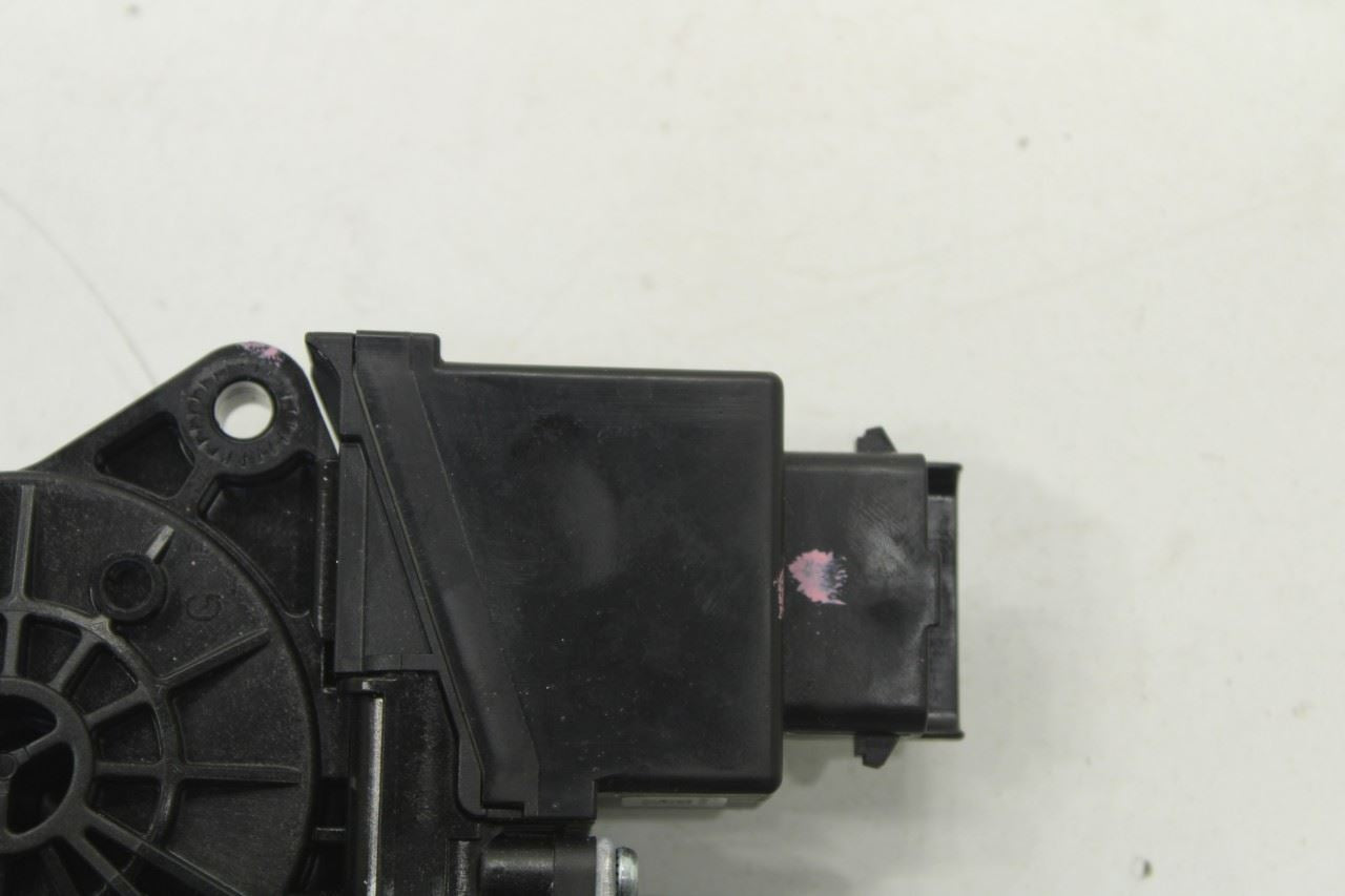 2019-2020 KIA Sorento LX Front Right Door Power Window Motor 82460-C5220 OEM - Alshned Auto Parts