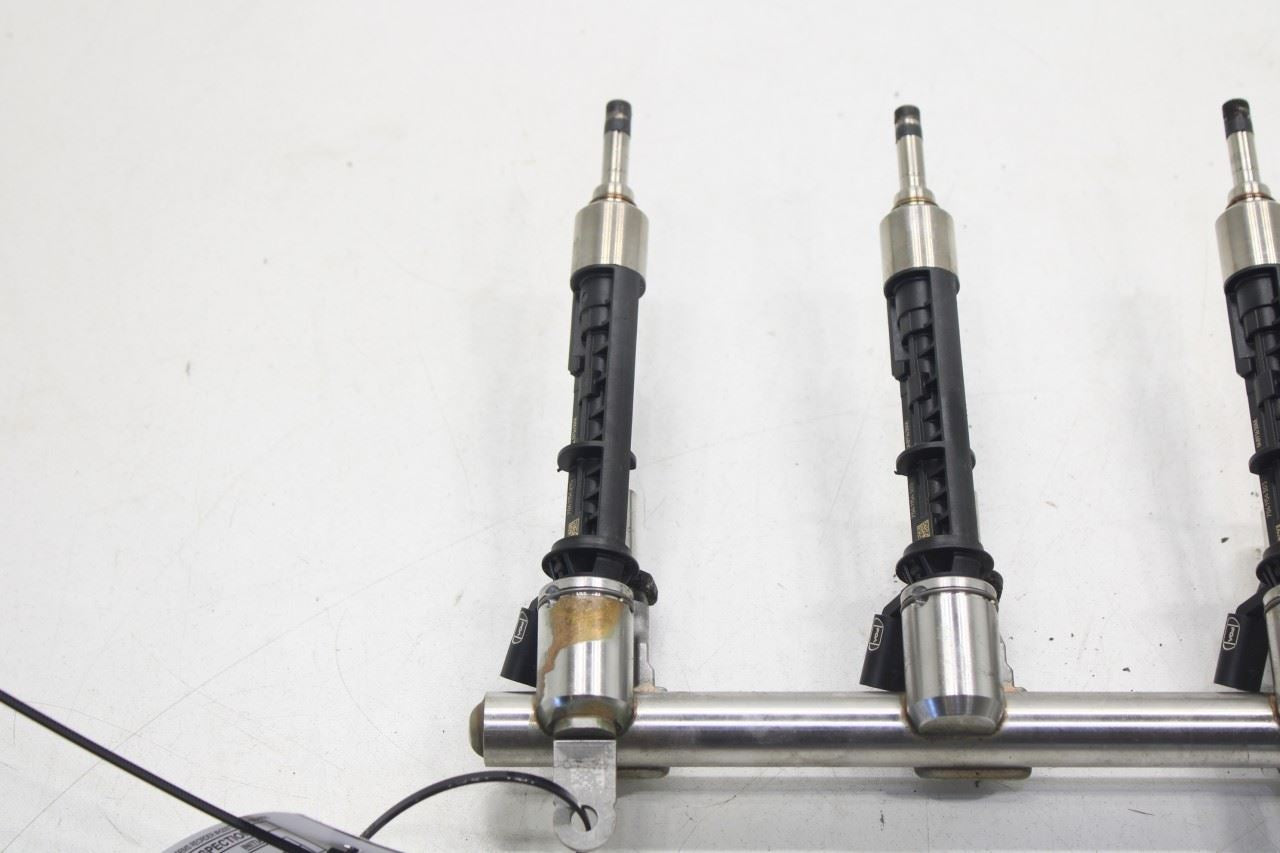 2017-2020 Alfa Romeo Giulia Ti 2.0L AWD Fuel Rail with Injectors 04893628AC OEM - Alshned Auto Parts