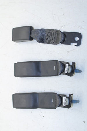 2019-24 Chevrolet Blazer 2LT Rear RH and LH 2nd Row Center Seat Belt Buckle Set