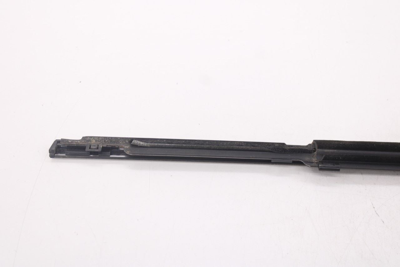 2019-2023 Hyundai Santa Fe SEL Front Right Door Run Channel w/ Belt Weatherstrip21