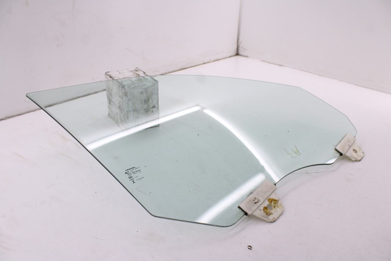2011-2026 Dodge Durango SXT Front Right Door Window Movable Glass 68068670AC2