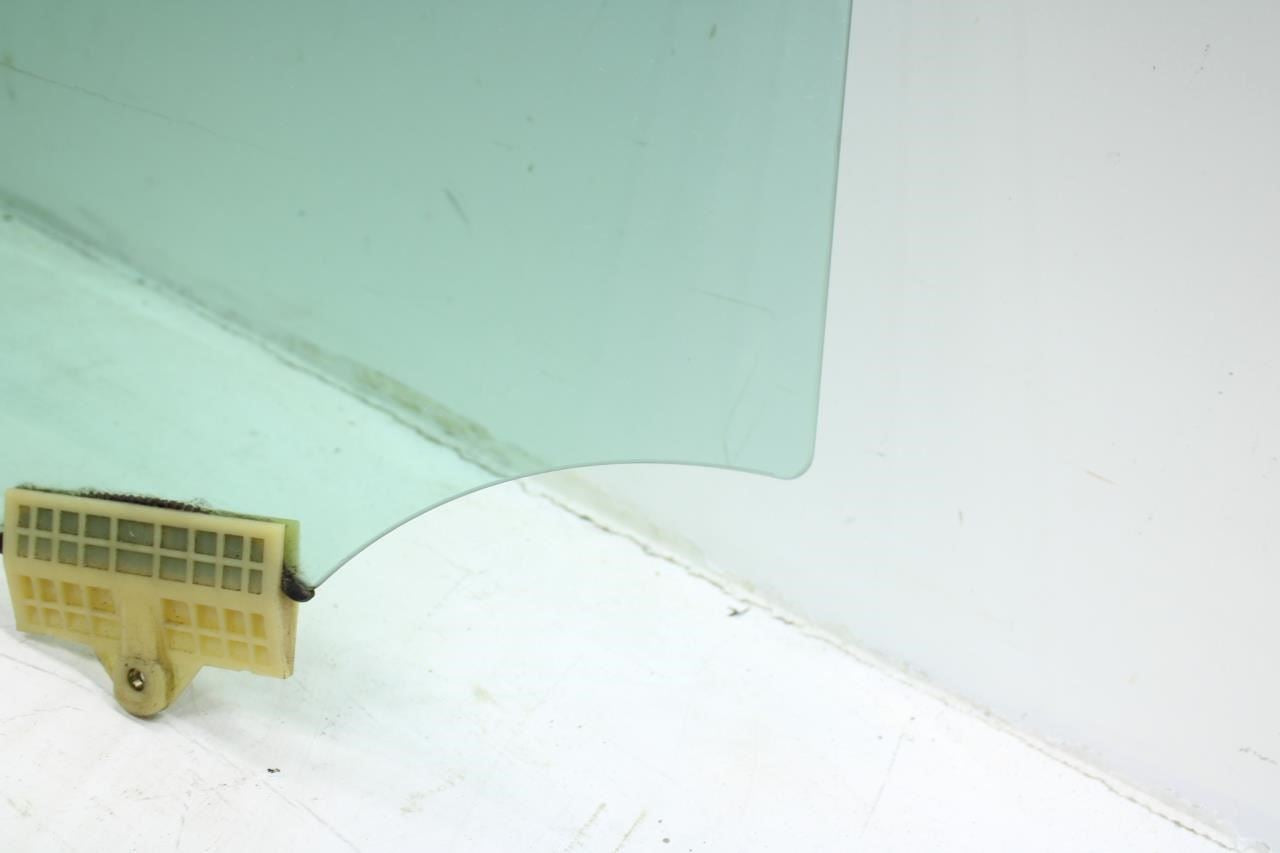 2019-2023 Hyundai Santa Fe Front Right Side Door Window Glass 82421-S2000 OEM - Alshned Auto Parts