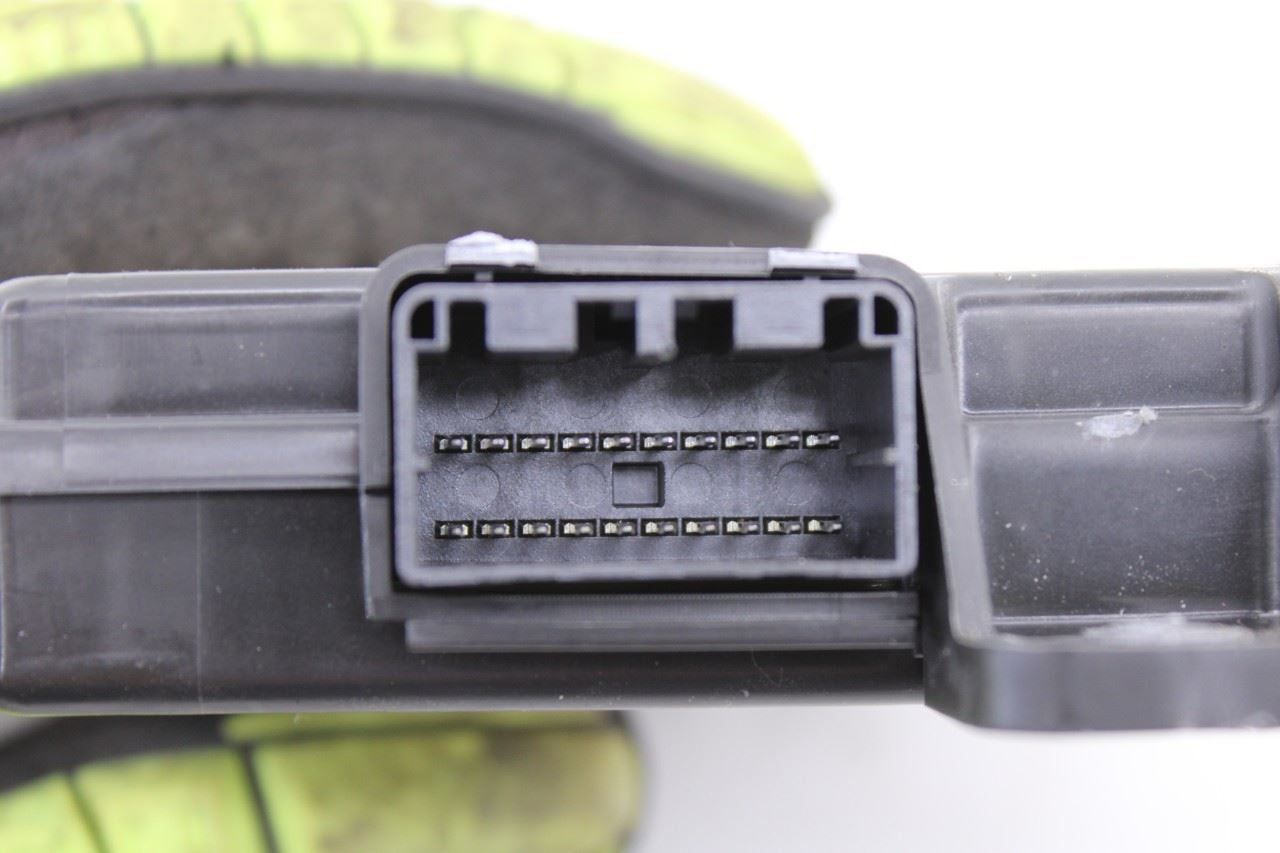 2015 Dodge Durango SXT Hub Receiver Computer Control Module 68240156AC OEM7