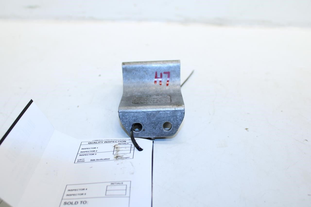2018-2020 Jaguar XE R-Dynamic S 2.0L AWD Rear Left Side Muffler Mount Bracket - Alshned Auto Parts