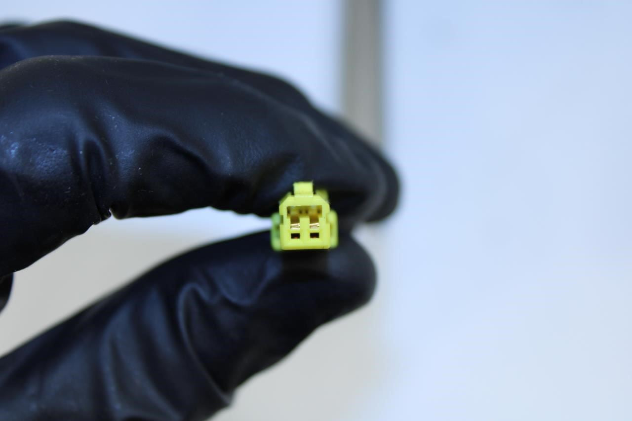 2014-2017 Jeep Patriot Sport SE Front Right Side Seat Headrest 5UQ21XDVAC OEM - Alshned Auto Parts