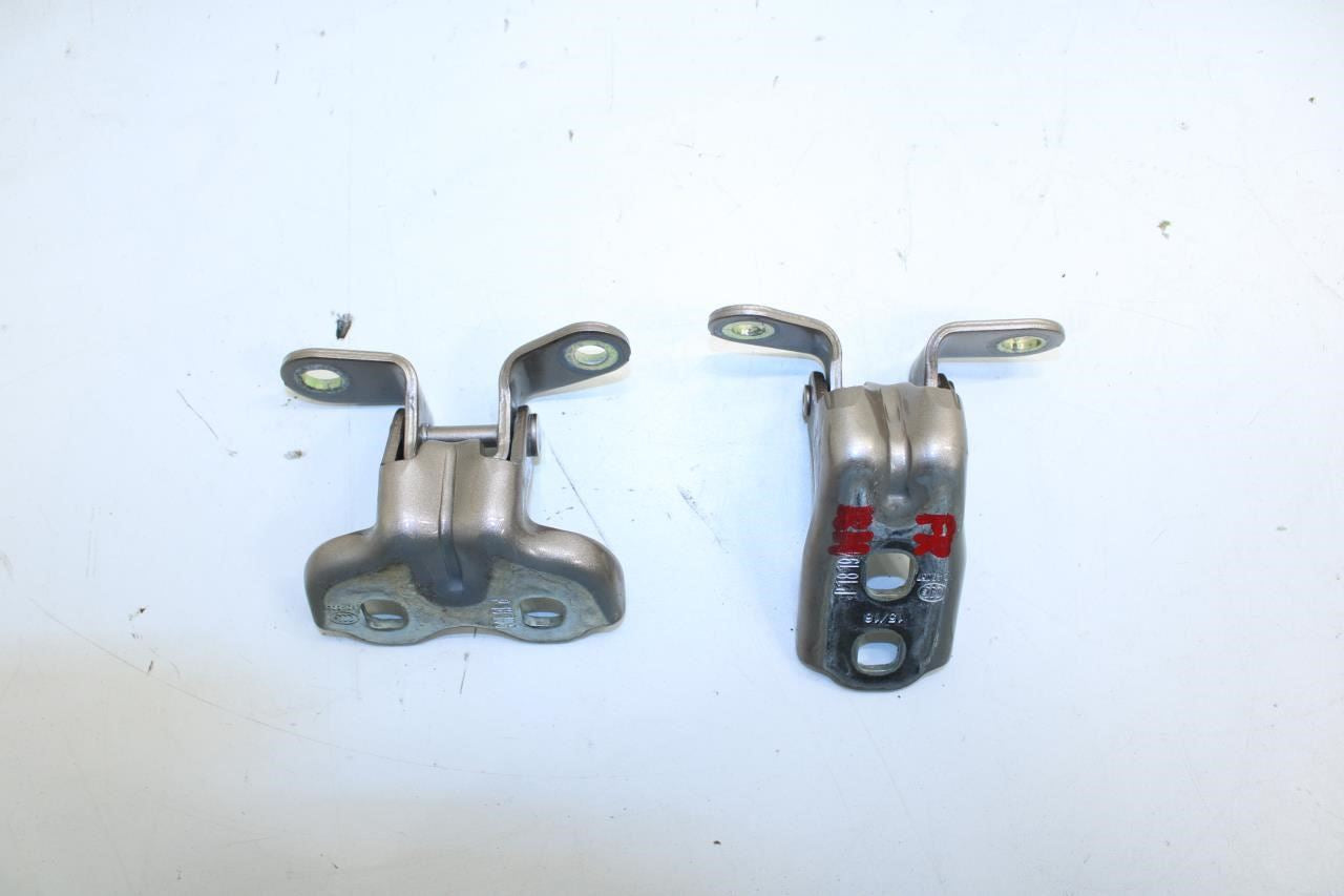 2017-2020 Buick Encore Front RH Side Door Hinge Upper and Lower Set 13577115 OEM - Alshned Auto Parts