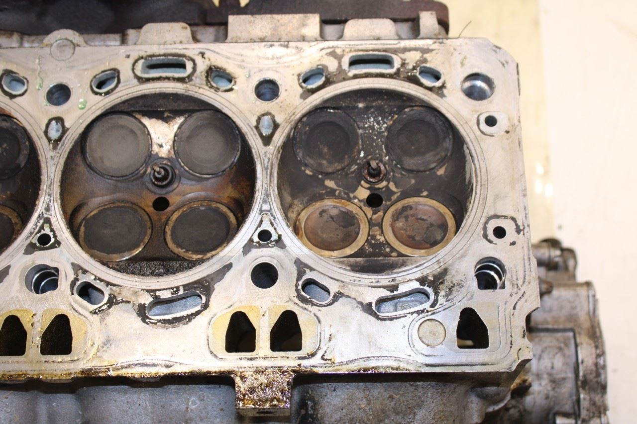 10-12 BMW 750Li xDrive 4.4L RH Engine Cylinder Head Assy 115K 11127573933 *ReaD* - Alshned Auto Parts