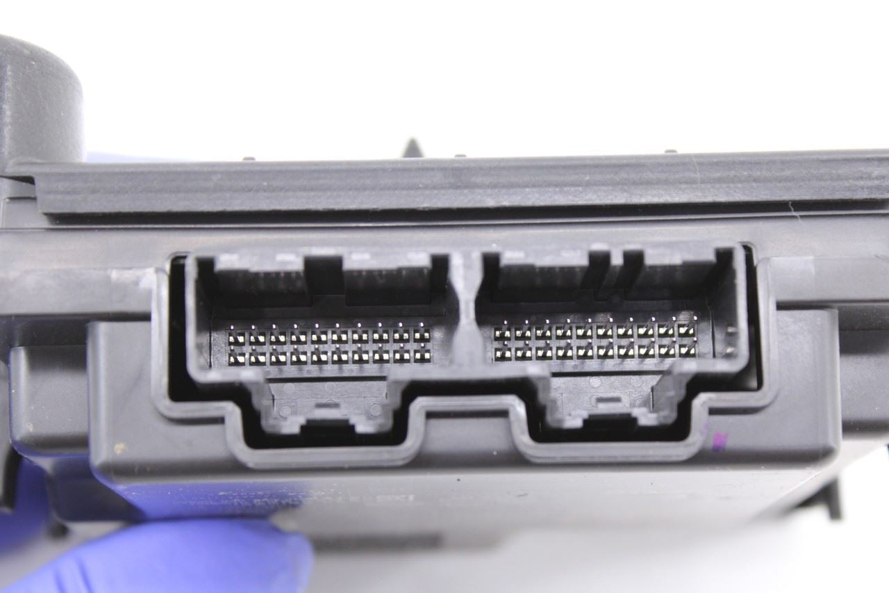 2018 Chevrolet Equinox LT Theft-Locking Keyless Entry Control Module 13510106 9