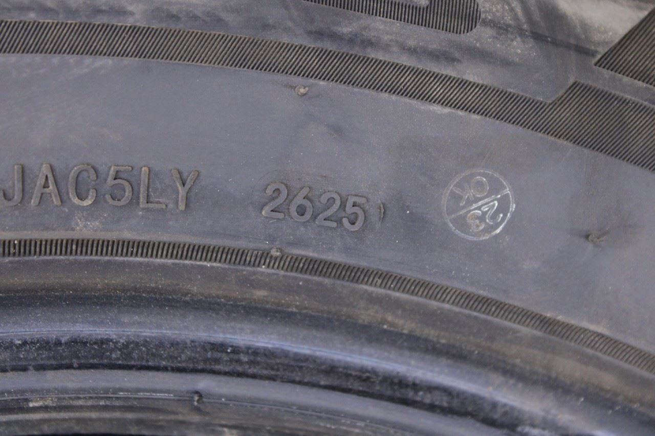 2025 Tire Blackhawk Agility UHP AS 225/55R18 R830967