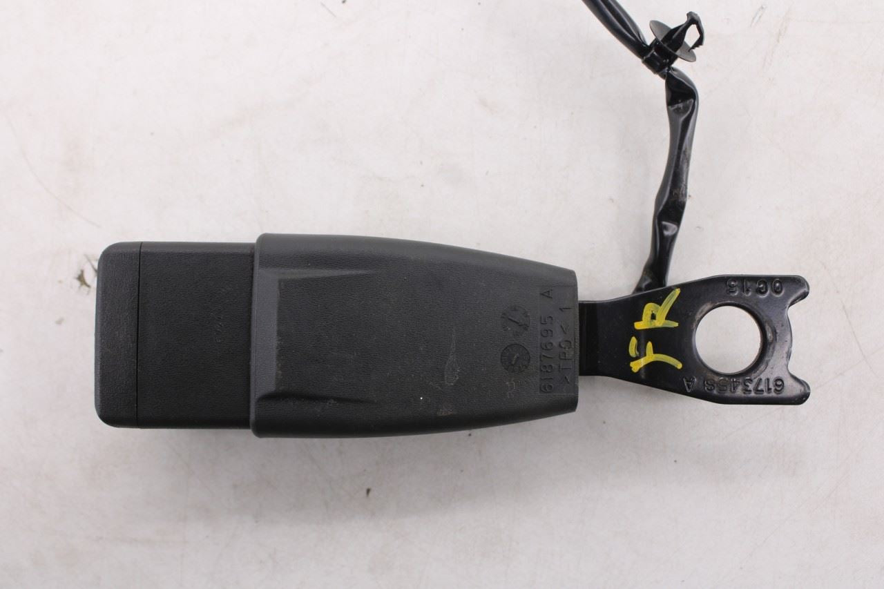 11-25 Mitsubishi Outlander Sport SE Front Passenger Right Side Seat Belt Buckle6