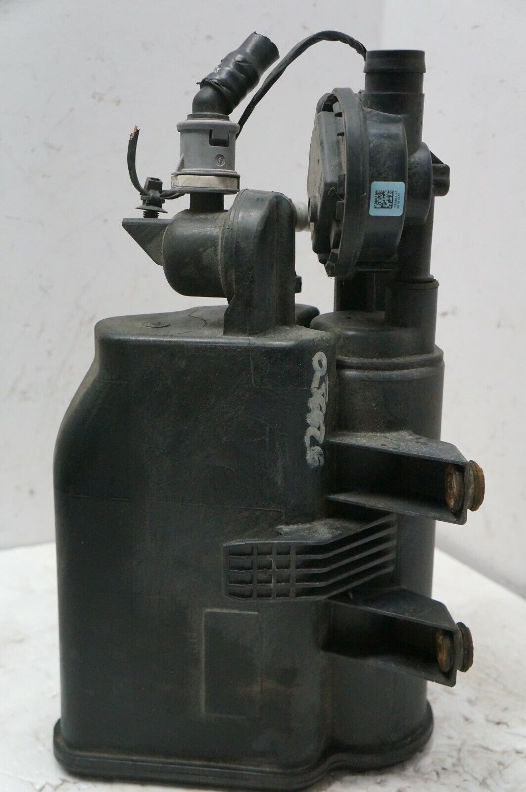 12-16 BMW 328i Fuel Vapor Evaporator Emission EVAP Canister 7297330-02 OEM - Alshned Auto Parts