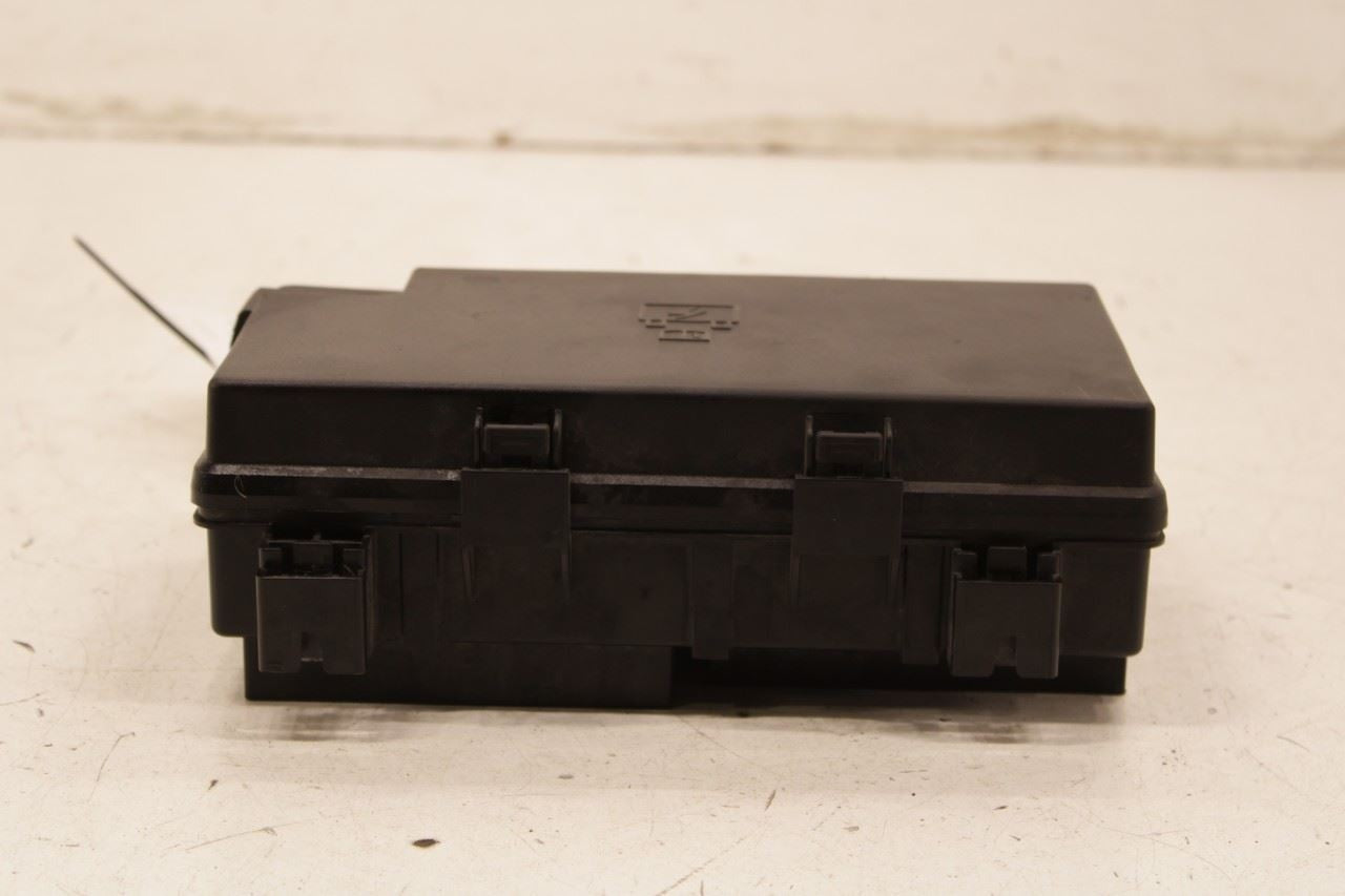 15-18 Ram 2500 Tradesman 6.4L 2WD Intelligent Power Distribution Center Fuse Box - Alshned Auto Parts