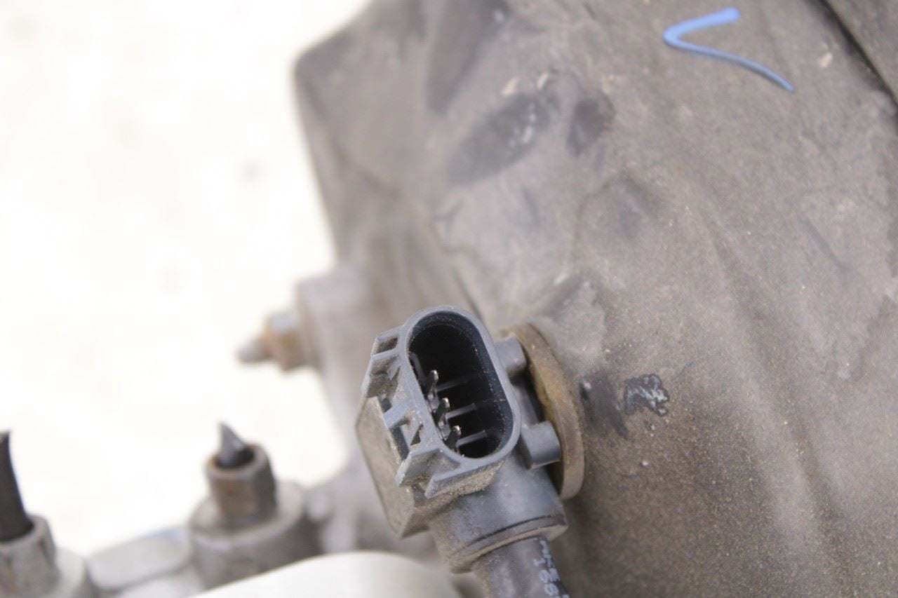 2014-2018 Jeep Cherokee Limited Brake Booster w/ Master Cylinder w/ Reservoir - Alshned Auto Parts