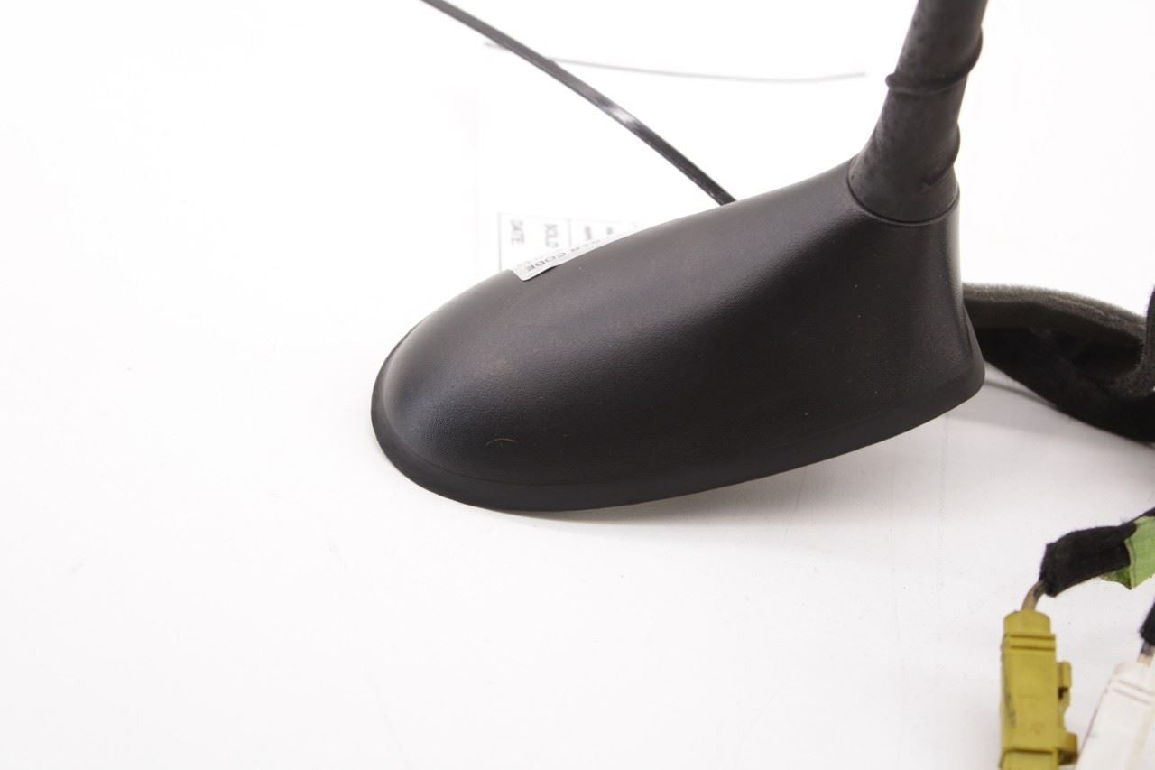 2016-2018 Jeep Cherokee Limited Rear Roof Mounted Antenna 05091874AA OEM - Alshned Auto Parts