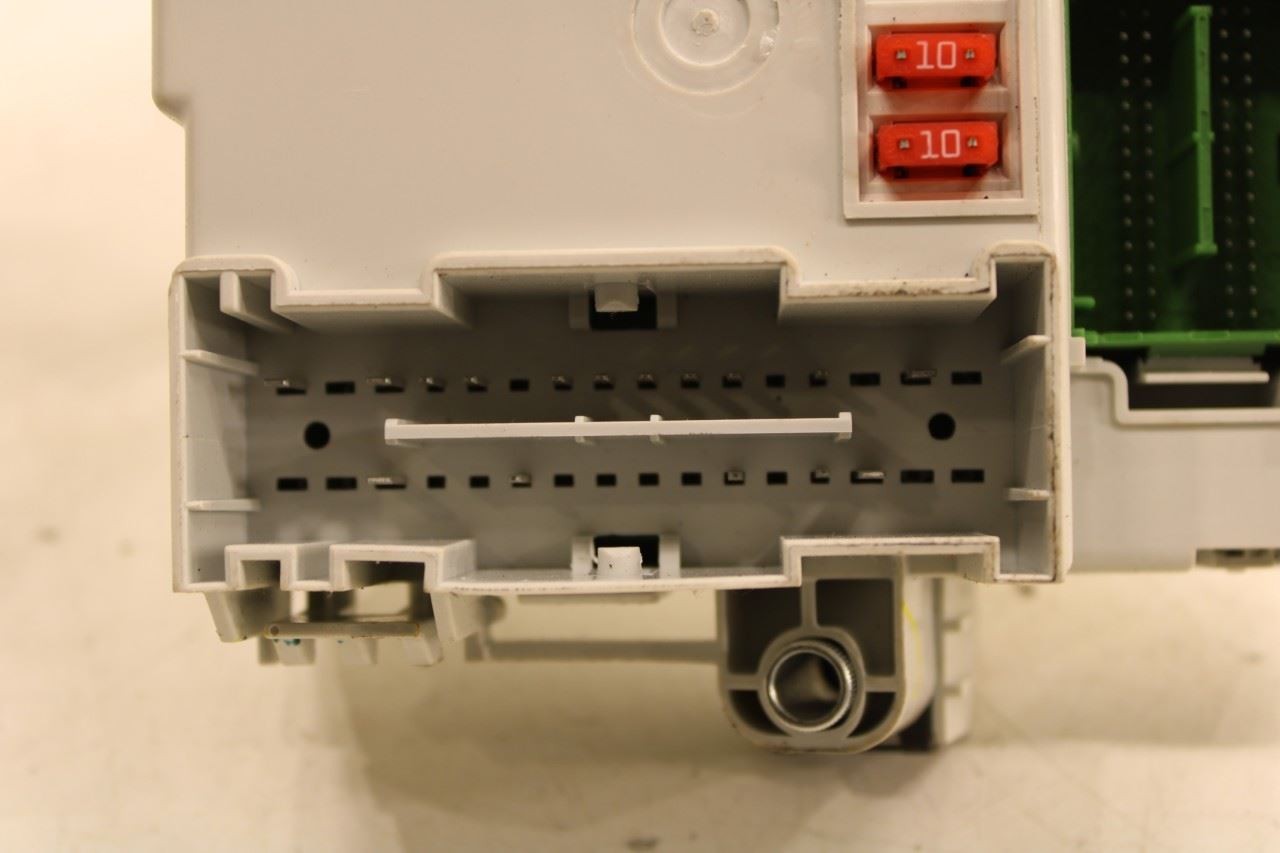 2019 Jeep Cherokee Latitude 3.2L Cabin BCM Body Control Module Fuse Relay Block - Alshned Auto Parts