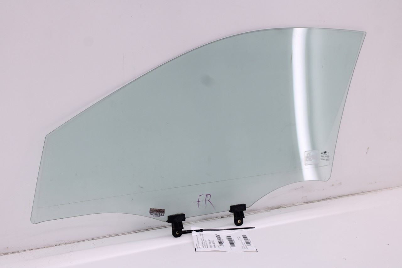 2019-2021 Hyundai Veloster Front Right Door Window Movable Glass 82420-J3000 OEM8