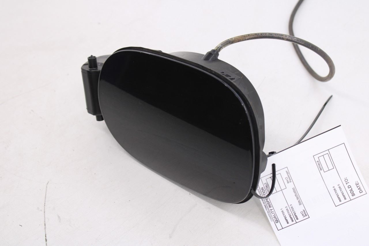 11-2018 Porsche Cayenne S Fuel Tank Filler Housing Door Lid Cover 1H0-010-092-Q - Alshned Auto Parts