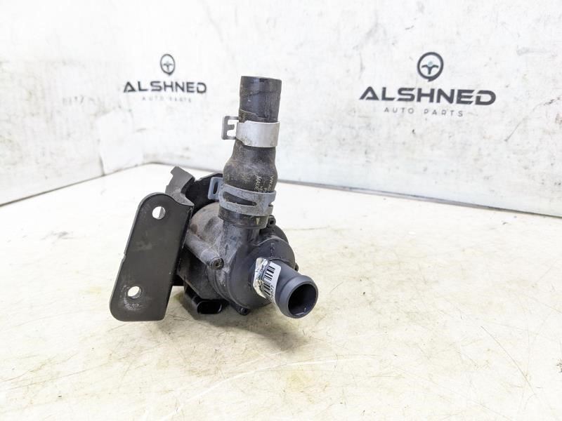 18-23 Audi S5 Right Upper Coolant Auxiliary Water Pump w Bracket 06H-121-601 OEM - Alshned Auto Parts