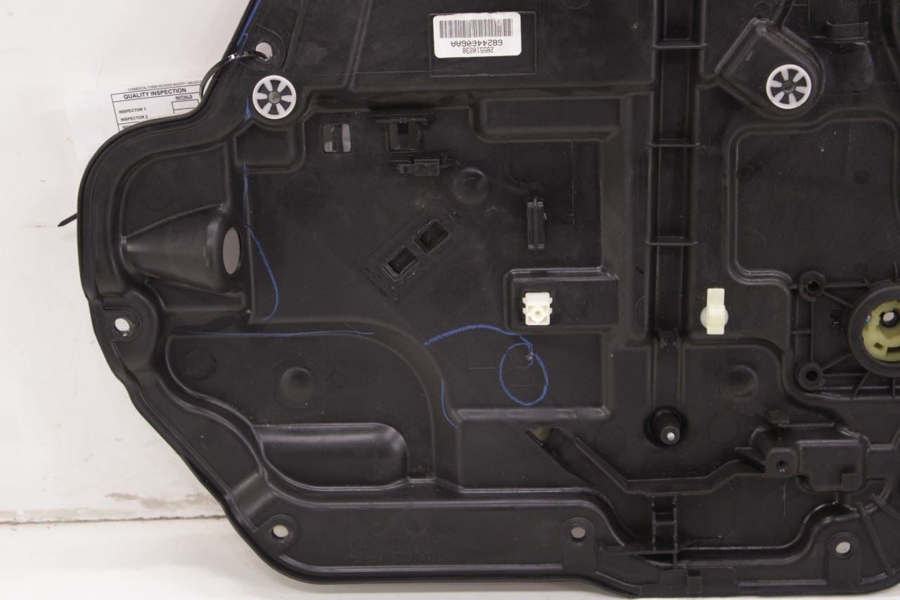 07-18 Jeep Wrangler Sport 2dr Front Right Door Window Regulator w/ Carrier *ReaD - Alshned Auto Parts