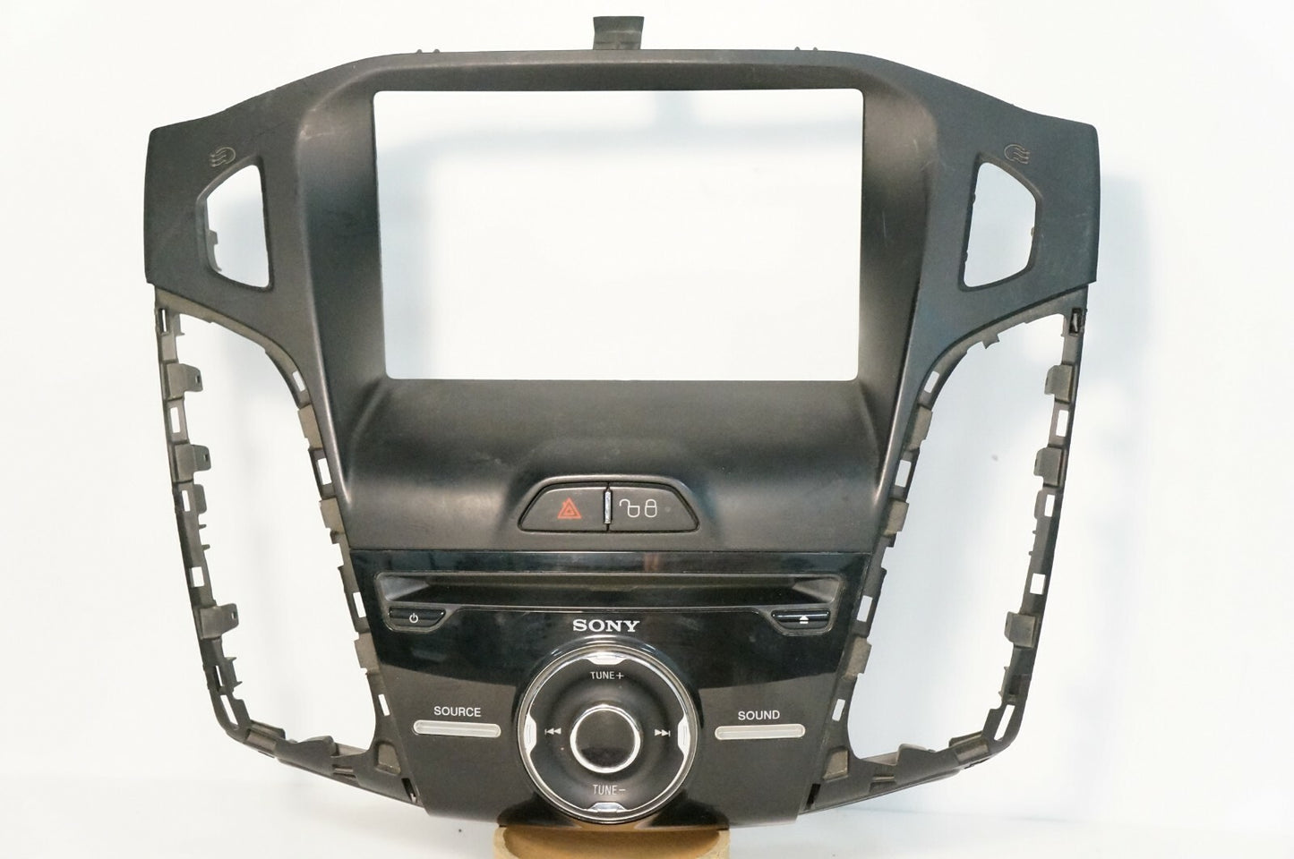 12-14 FORD FOCUS DASH RADIO DISPLAY BEZEL TRIM W/ CENTER AIR VENT OEM - Alshned Auto Parts
