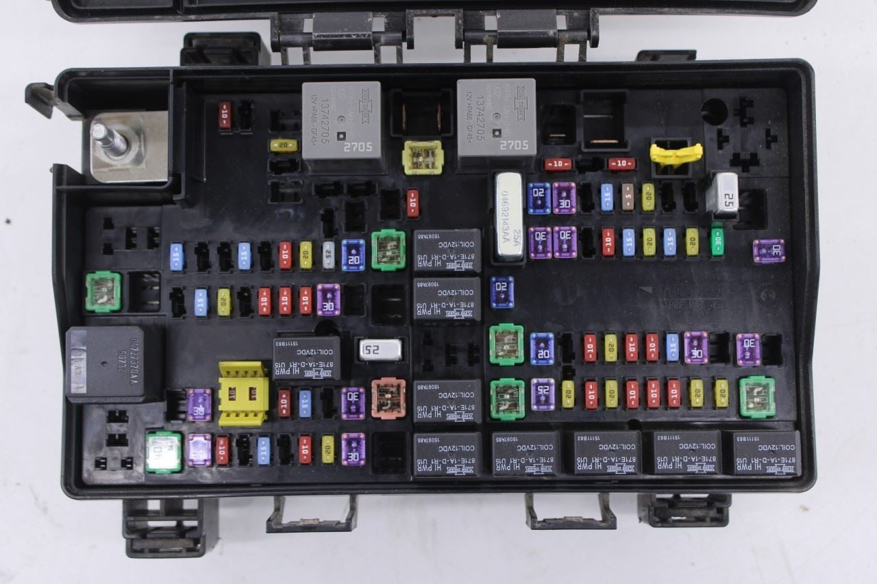 2015 Dodge Durango SXT 3.6L Totally Integrated Power Distribution Fuse Relay Box2