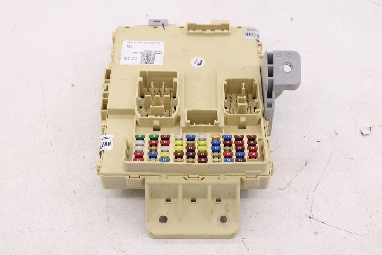 20-22 Hyundai Palisade Limited Cabin Instrument Panel Fuse Relay Junction Block - Alshned Auto Parts