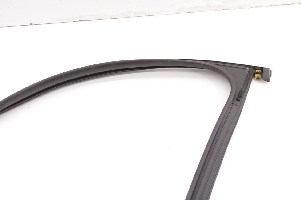 21-25 Kia Sorento XLine SX Prestige FR RH Door Fixed Vent Glass w/ Run Channel - Alshned Auto Parts