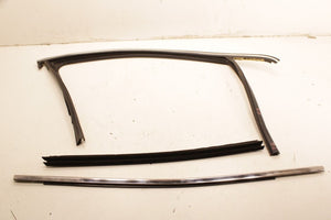 14-22 Jeep Cherokee Latitude Front Right Door Run Channel w/ Belt Weatherstrips