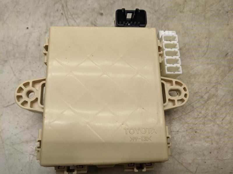 2007-2009 Lexus RX350 3.5L Rear Trunk Fuse Relay Junction Box 82670-48050 OEM - Alshned Auto Parts
