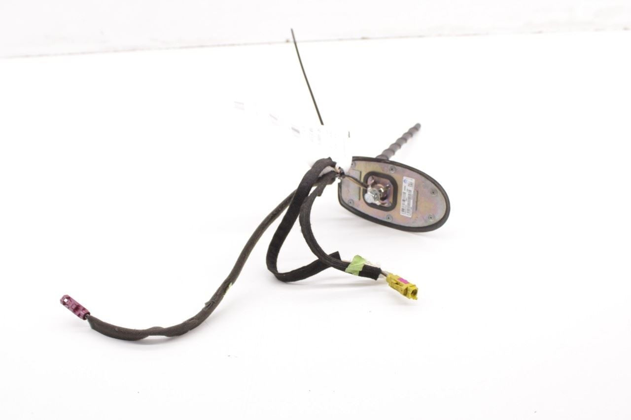 2016-2018 Jeep Cherokee Limited Rear Roof Mounted Antenna 05091874AA OEM - Alshned Auto Parts