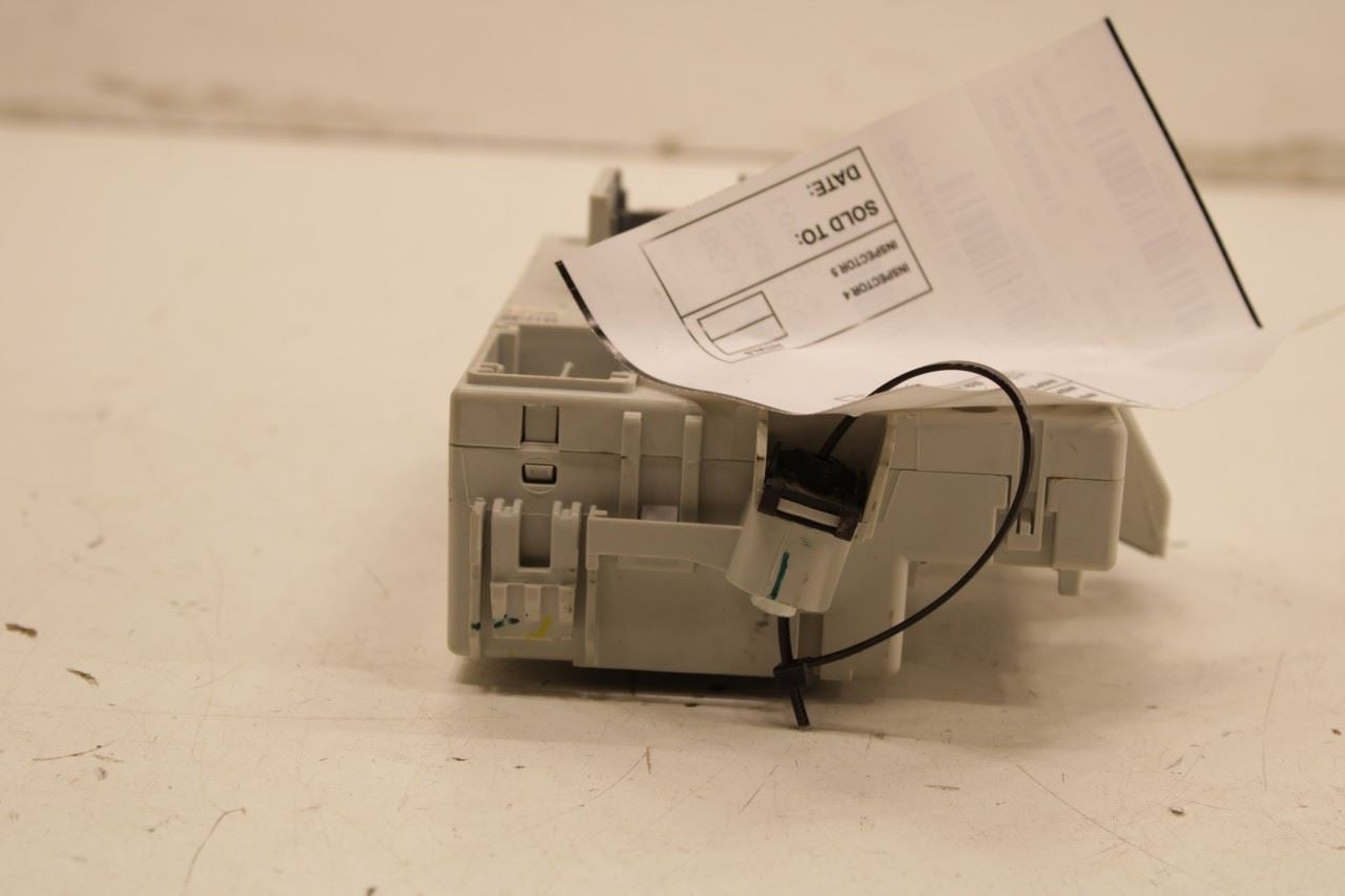 2019 Jeep Cherokee Latitude 3.2L Cabin BCM Body Control Module Fuse Relay Block - Alshned Auto Parts