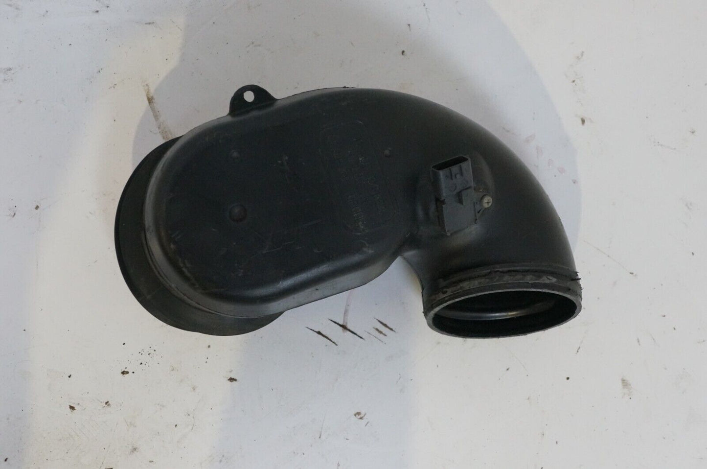 2013 Freightliner Duct-Air Intake M2 ISC 28 03-37521-000 - Alshned Auto Parts