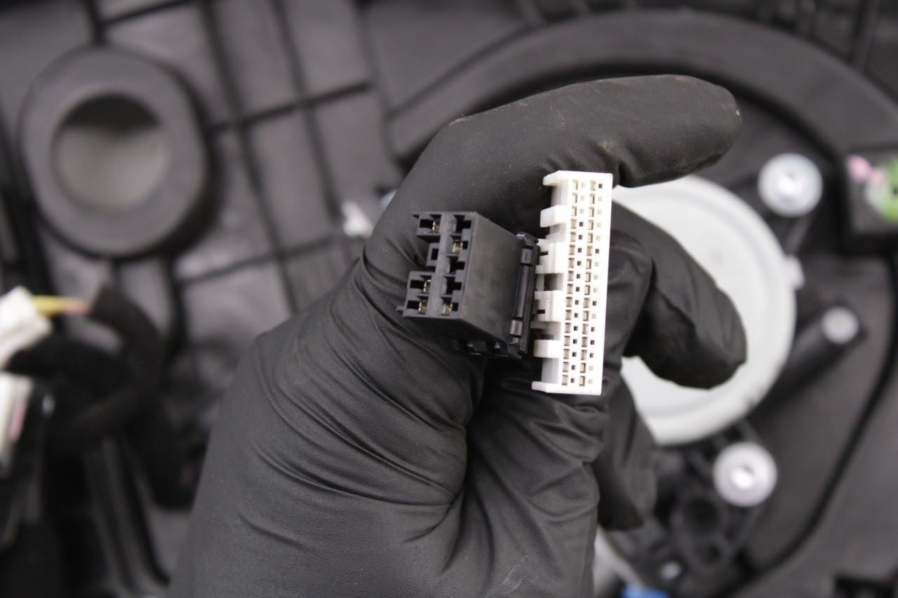 15-20 Kia Sorento EX Front Left Side Door Window Regulator w/ Carrier and Motor - Alshned Auto Parts