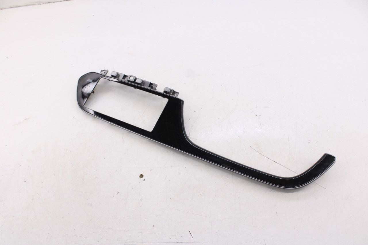 2020-22 Hyundai Palisade Limited AWD Dash Center Panel Display Bezel 84740-S85104