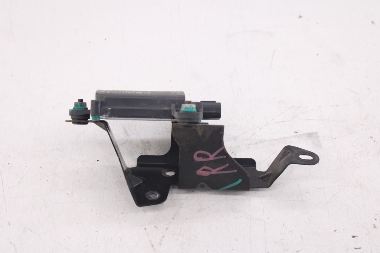 17-19 Subaru Impreza 2.0I Limited RR RH Blind Spot Detection Radar Sensor Module6