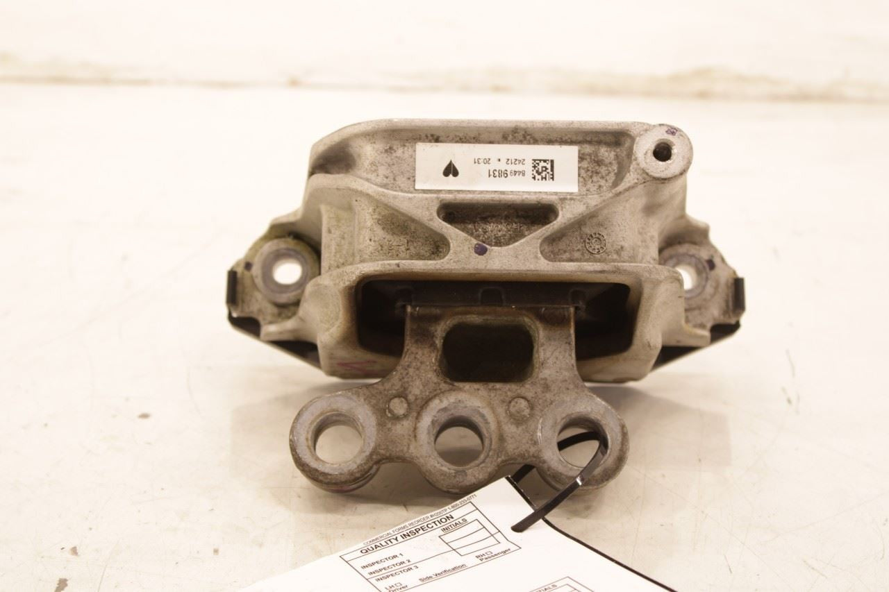 2017-2023 GMC Acadia SLT-1 3.6L AWD Right Side Engine Mount Bracket 84499831 OEM - Alshned Auto Parts