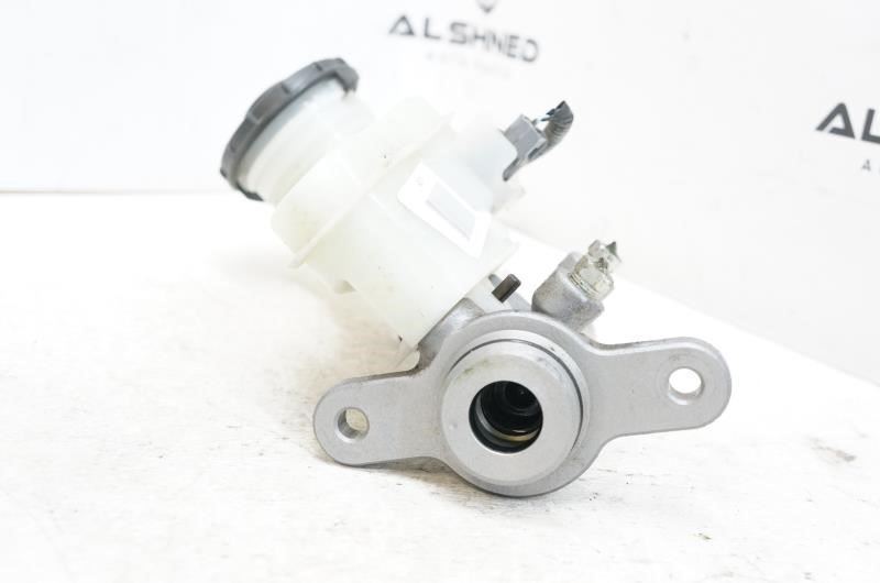 2016-2020 Honda HR-V Brake Master Cylinder 46101-T7W-305 OEM - Alshned Auto Parts