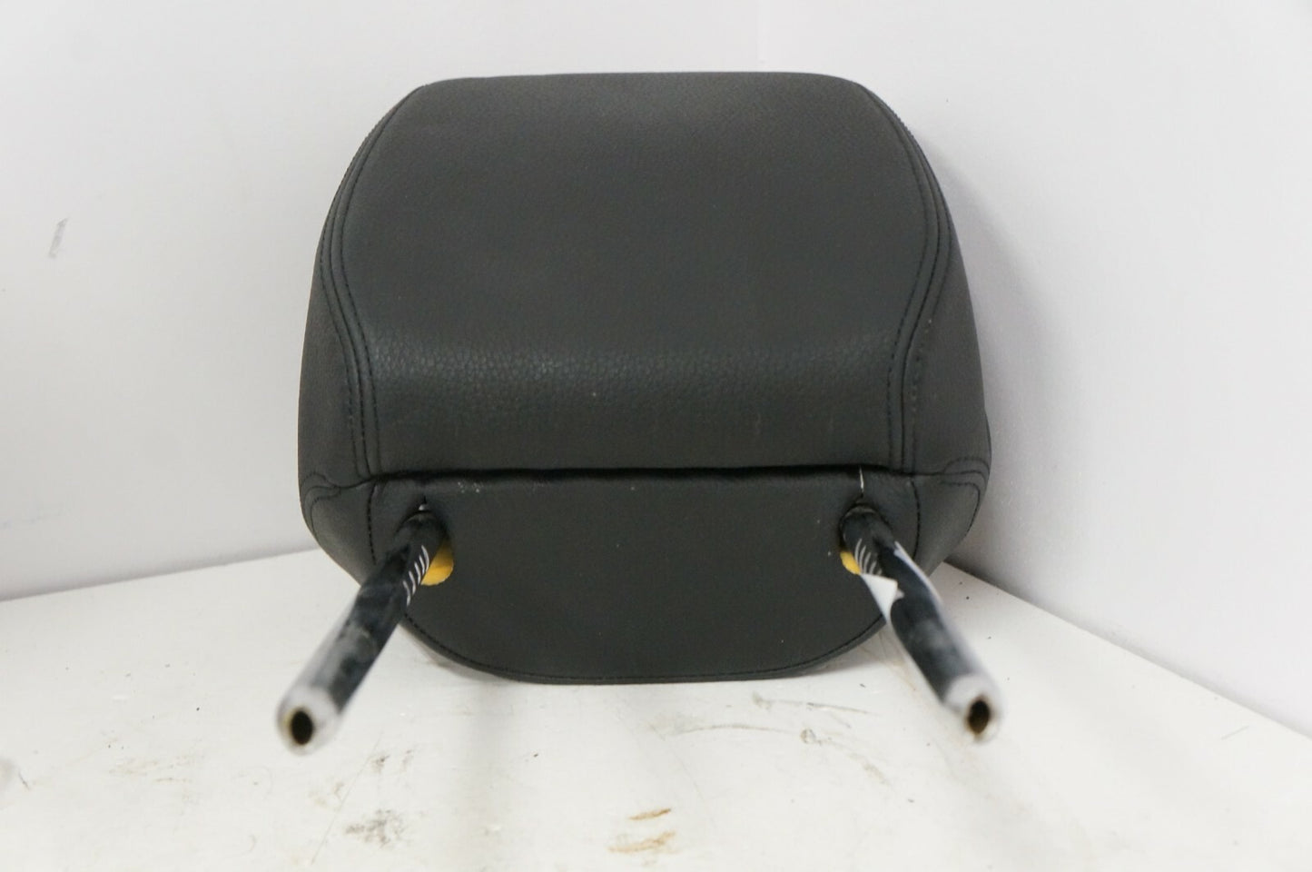 2007-2013 BMW 328i Front Left Right Seat Headrest Black 52-10-7-362-617 OEM - Alshned Auto Parts